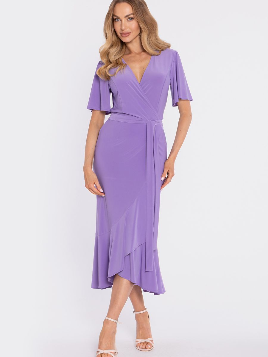 Robe portefeuille lilas à bas volant portée de face